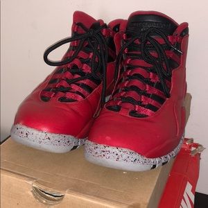 Size 9 Bulls Over Broadway